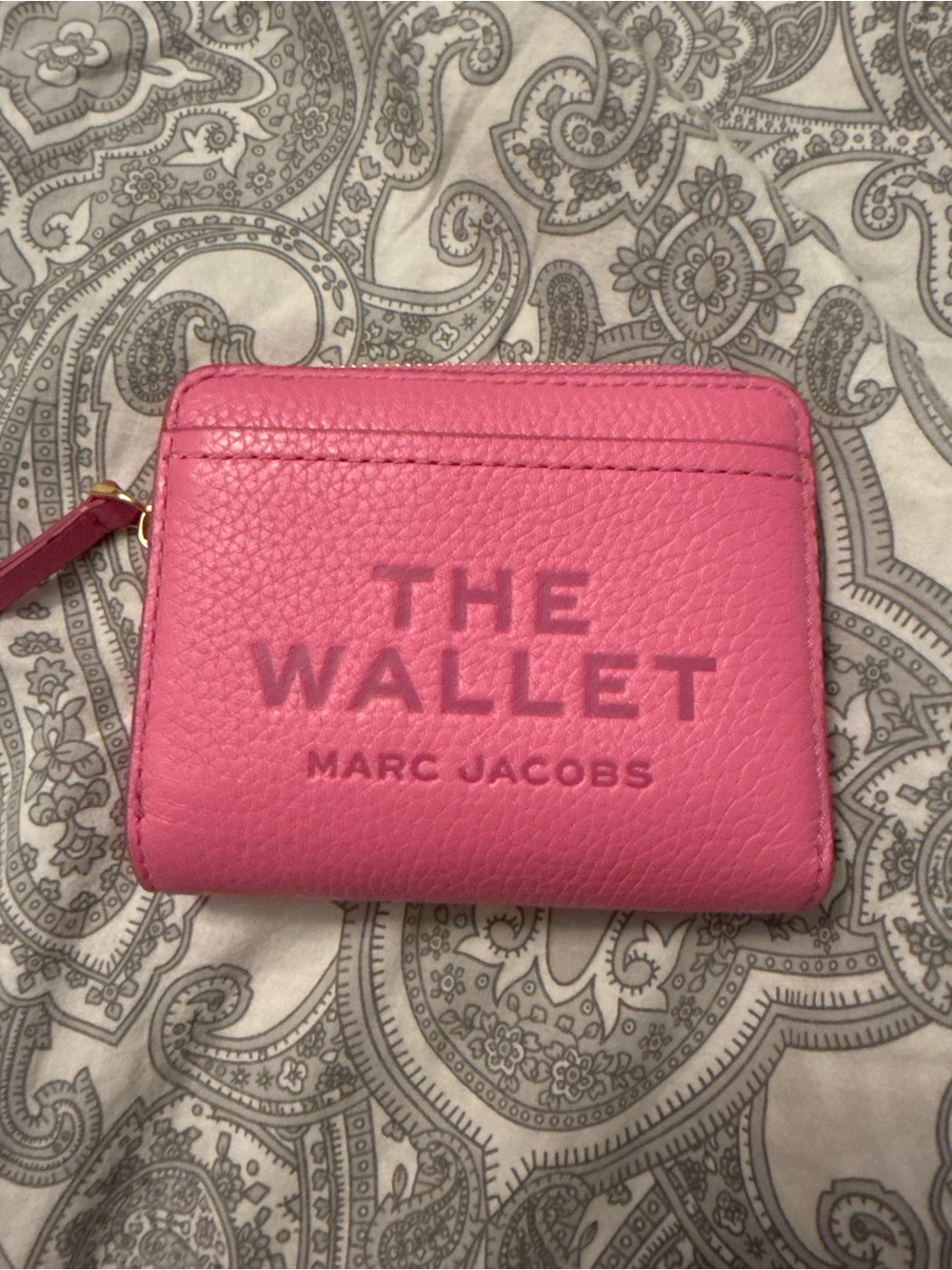 Marc Jacobs The Wallet in Bow Pink leather Pink Pebbled Leather Zip Card Wallet